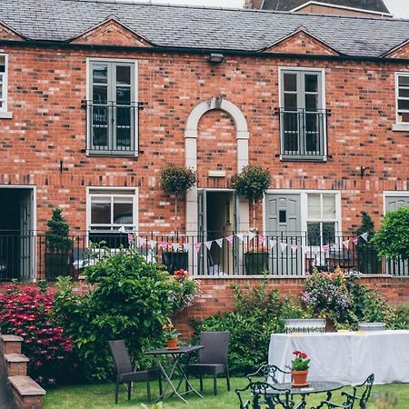 Darwin'S Townhouse Bed & Breakfast Shrewsbury Eksteriør bilde The former railway station