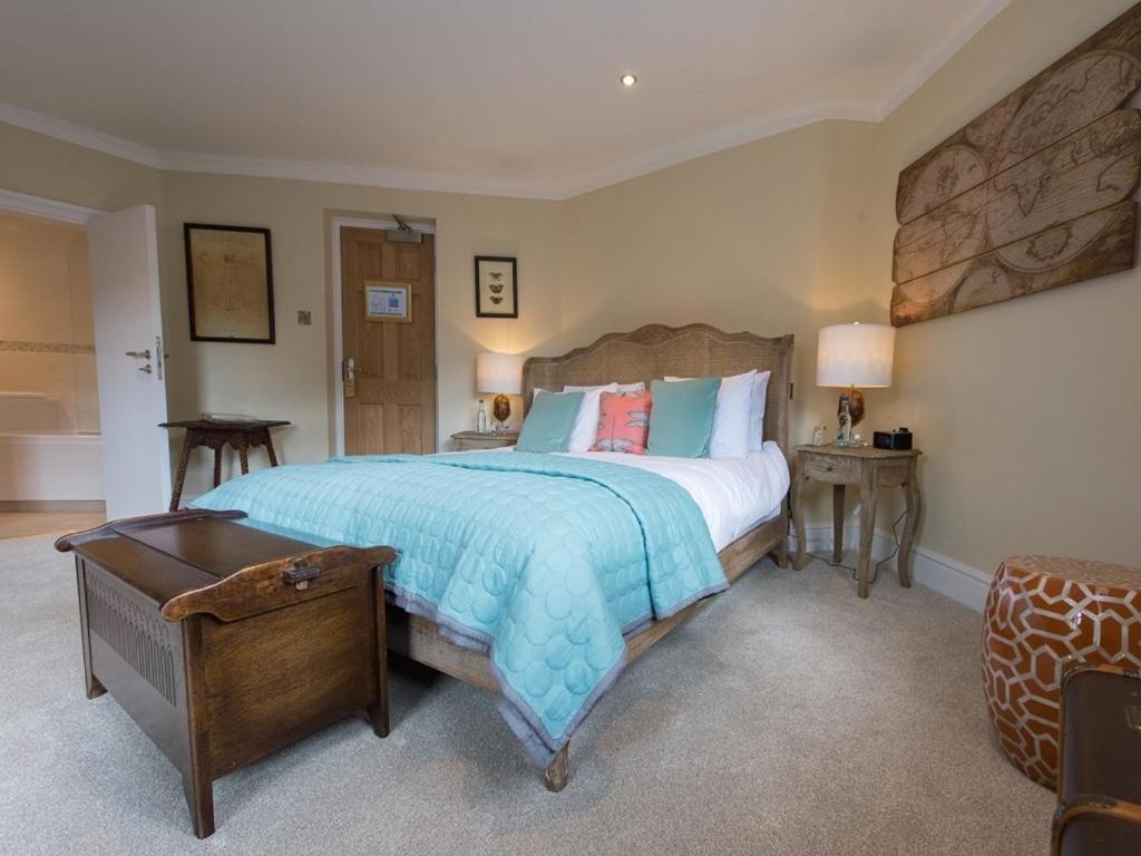 Darwin'S Townhouse Bed & Breakfast Shrewsbury Eksteriør bilde A bedroom at The Old parsonage