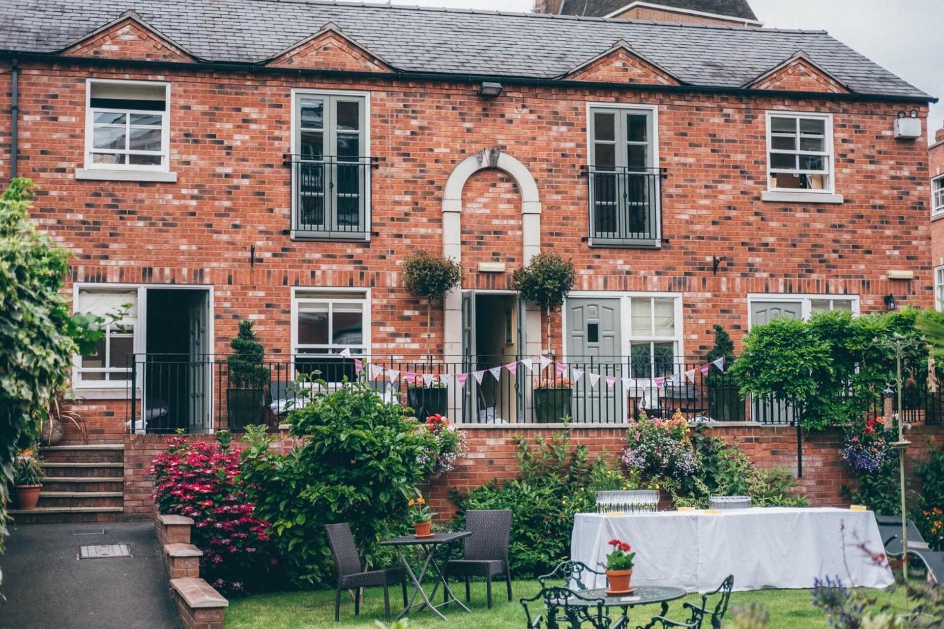 Darwin'S Townhouse Bed & Breakfast Shrewsbury Eksteriør bilde The former railway station